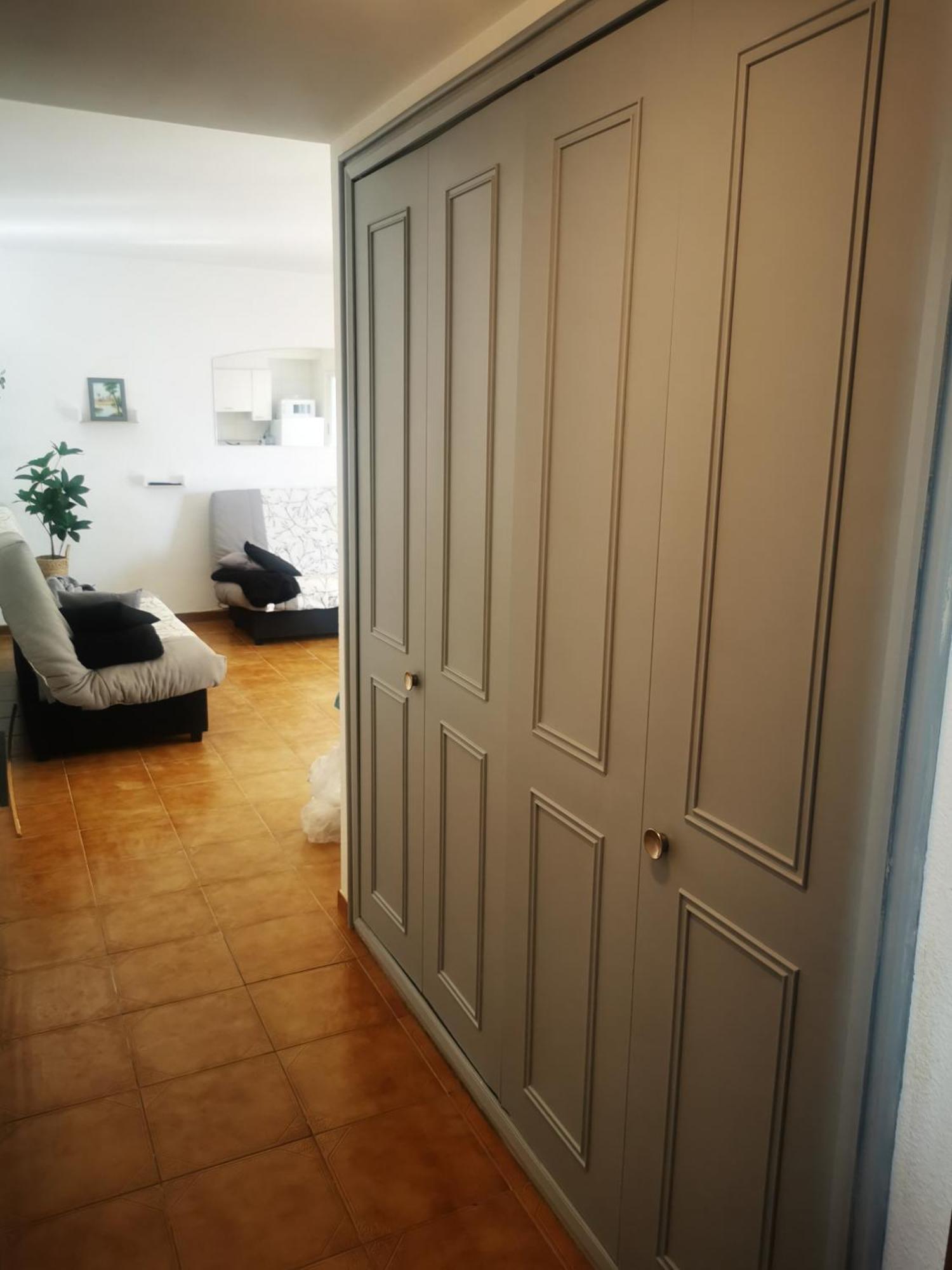 Spacieux Appartement Rose Front Mer Et Piscine Roses Eksteriør bilde